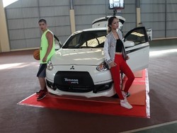 Bergaya Anak Muda di Bandung dengan Mitsubishi Mirage