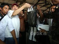 Marwan Jafar Kunjungi Kampung Nelayan