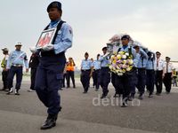 Jenazah Pramugari AirAsia Tiba di Bandung