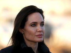 Berkunjung ke Irak, Angelina Jolie Disambut Para Korban ISIS
