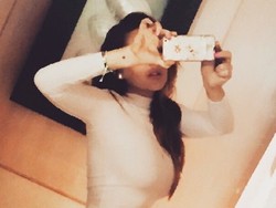 Meski Terserang Chikungunya, Lindsay Lohan Tetap Pamer Foto Seksi