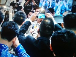 Ketika Jokowi Diajak Selfie Investor di BPKM