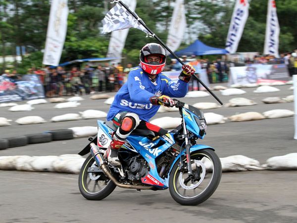 Suzuki Gelar Balapan Satria di Malang