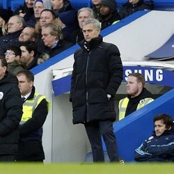 Mourinho yang Mendongkol di Tengah Pekan Penting