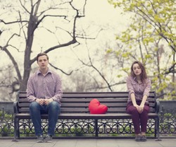 Baru Pacaran Sudah Bosan dengan Kekasih, Pertahankan atau Putus?