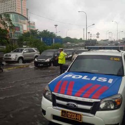 Genangan di Beberapa Jalan Utama Jakarta, Lalu lintas Padat