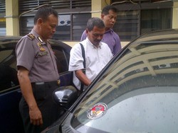 Mobil Staf Jokowi Digeledah Polisi, Ada Topi Bertuliskan Istana Kepresidenan