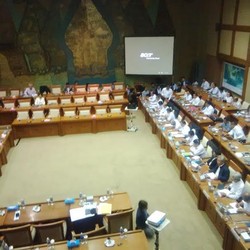 Rapat Sempat Tegang, Anggota DPR Ribut Soal Lokasi Smelter Freeport