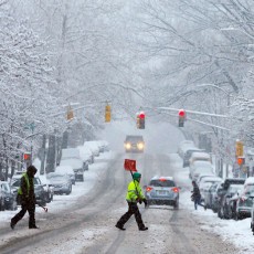 Badai Salju Dahsyat Lumpuhkan Wilayah Timur AS, Warga Dilarang Keluar