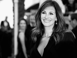 Julia Roberts Siap Produksi Film Batman Cilik