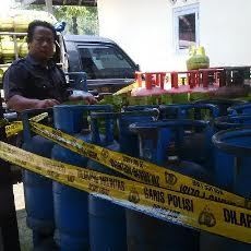 Tiga Pengoplos Elpiji Dibekuk