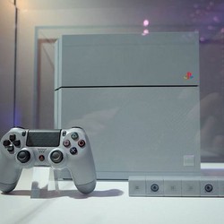 PS4 Edisi Spesial Laku Rp 1,6 miliar!