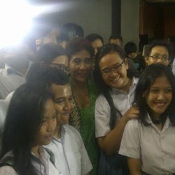 Susi Diserbu Siswa SMA Belakang Kantor, Ini yang Terjadi