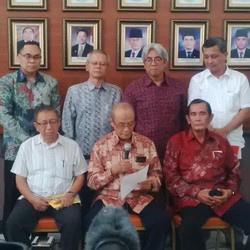 Tim 9 Dorong Presiden Minta Penegak Hukum yang Jadi Tersangka untuk Mundur