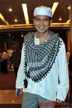 Krisna Mukti Minta Aturan Anggota DPR Dilarang Ngartis Dihilangkan