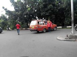 Berbadan Sehat, Polisi Cepek Beda Tipis dengan Pengemis