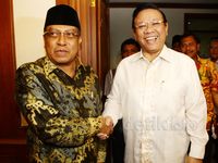 Agung Laksono Sambangi PBNU