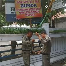 Satpol PP Banyuwangi Tutup RS Bunda Diduga Tak Berizin