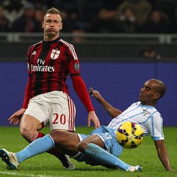 Dikalahkan 10 Pemain Lazio di San Siro, Milan Tersingkir