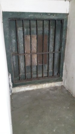 Melongok Isi Bungker Tua di Balai Kota Surabaya