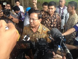 Di Tengah Hujan, Prabowo Temui Jokowi di Istana Bogor