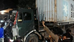 Tabrakan Maut di Ciawi, Truk Kontainer Seruduk Angkot Hingga Tewaskan Penumpang