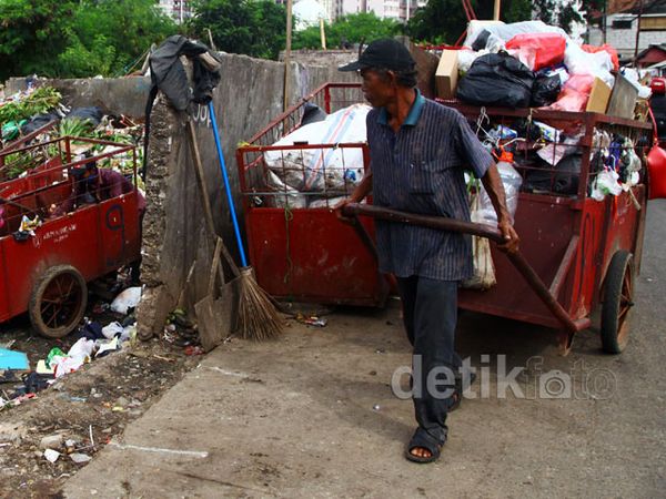 DKI Akan Kelola Sampah Menjadi Energi Listrik