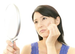 Cara Pudarkan Flek Hitam di Wajah Tanpa Harus Pakai Krim Anti Aging