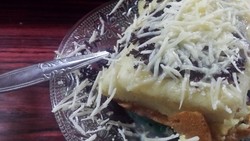 Ada Kue Pancong Bertabur Keju dan Cokelat