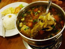 Sup Bebek Hangat Gurih Cocok untuk Makan Malam Ini