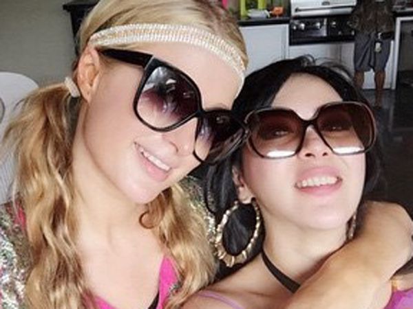 New BFF! Syahrini dan Paris Hilton Akrab Banget di Bali