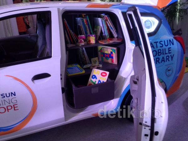 Mobil Datsun Jadi Perpustakaan Berjalan Mobil Datsun Jadi Perpustakaan Berjalan