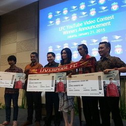 Garuda Indonesia Berangkatkan 3 Pemenang Kontes Video ke Liverpool