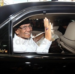 Temui Samad, Hasyim Sampaikan Pesan Agar Konflik KPK Vs Polri Mereda