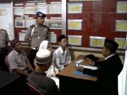 Pasangan Sudah Hamil 3 Bulan, Napi Sabu Ini Terpaksa Nikah di Kantor Polisi