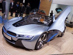 Mobil Sport Hybrid BMW i8 Segera Meluncur di India