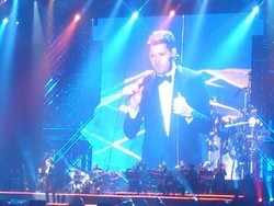 8 Perempuan Cantik Wakili Indonesia di Panggung Michael Buble