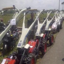 Bagi-bagi Traktor Gratis di Sukoharjo, Mentan: Ini Bantuan Terbesar Sepanjang Sejarah