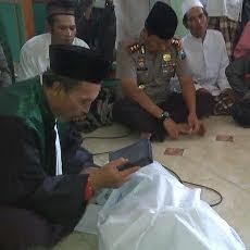 Saling Tuduh Ilmu Santet, Kakak-Adik Jalani Sumpah Pocong
