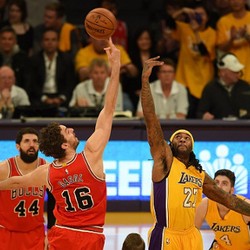 Lewat Dua Kali OT, Lakers Taklukkan Bulls dan Hentikan Rentetan Kekalahan