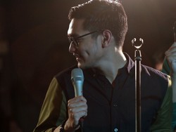 Untukmu Aku Bertahan dan Panah Asmara dari Afgan untuk LIVECHATkustik