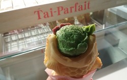 Taiyaki Berbentuk Ikan Kini Diisi Es Krim Matcha dan Banana Caramel