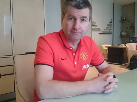 Punya Impian Jadi Pesepakbola Profesional? Ini Tips dari Denis Irwin