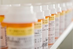 Tak Perlu Khawatir Efek Samping, Obat untuk HIV Aman Digunakan