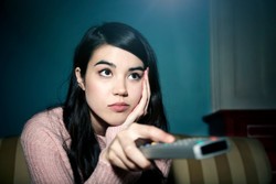 Sering Nonton Drama Seharian Tanda Anda Orang yang Kesepian?