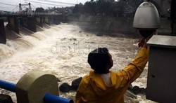 Tinggi Air di Katulampa Masih Aman, Pos Angke Hulu Waspada