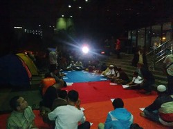 Puluhan Gusdurian Gelar Istighosah di Depan Pintu Utama Gedung KPK