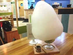 Cotton Candy, Gulali dengan Paduan Soft Ice Cream yang Legit Lembut