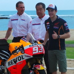 Honda Bekali Marquez dan Pedrosa dengan Motor yang Lebih Stabil di 2015