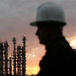 Harga Anjlok, Perusahaan Minyak di RI Ramai-ramai Berhemat